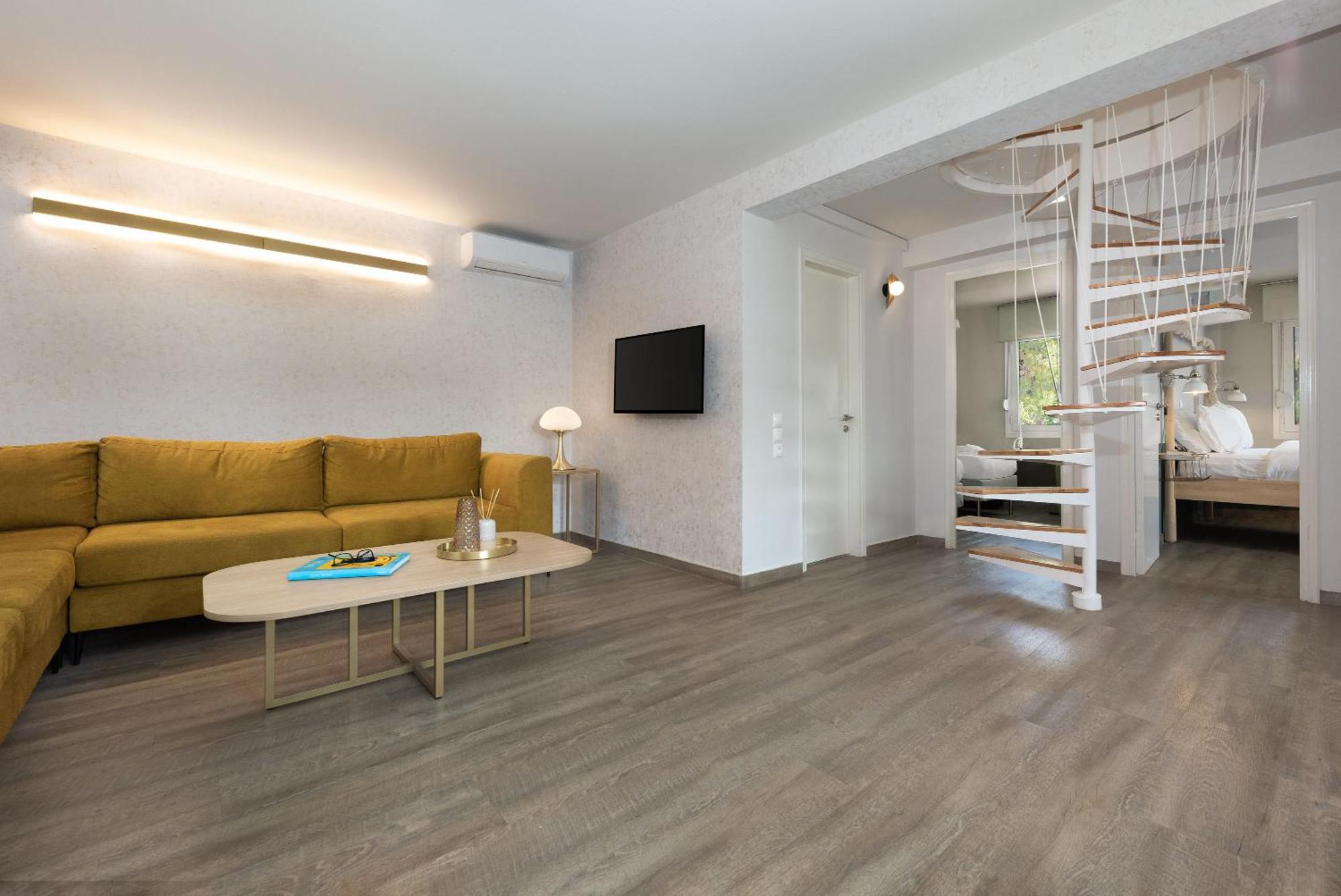 Vouliagmeni Stylish Homes By Blupine *